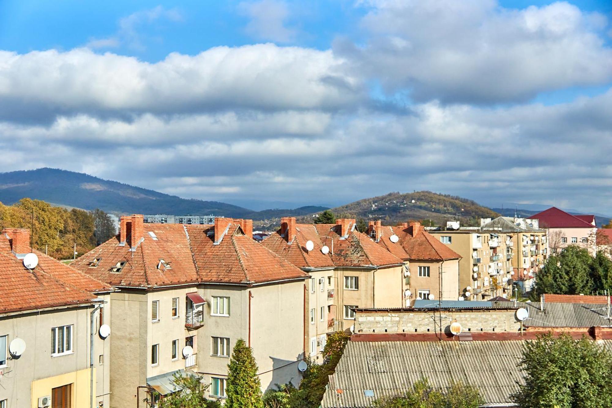 Яскраві Сучасні Апартаменти Для Молодих Та Активних Mukatjevo Eksteriør billede